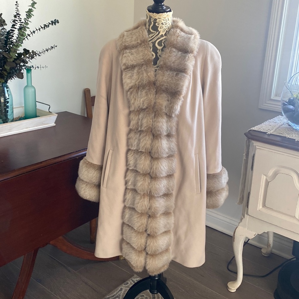 Albert Nipon Studio XL coat Lambswool